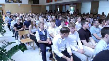 Podelitev maturitetnih spričeval na SŠ Ravne